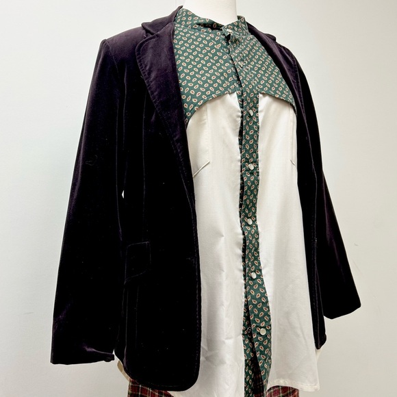 Burgundy blazer tailored in a beautiful velvet - Picture 4 of 6